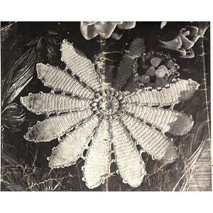 Antique 1920's Crocheted Knitting Doily Pattern LILY FLOWER POND 6-10"